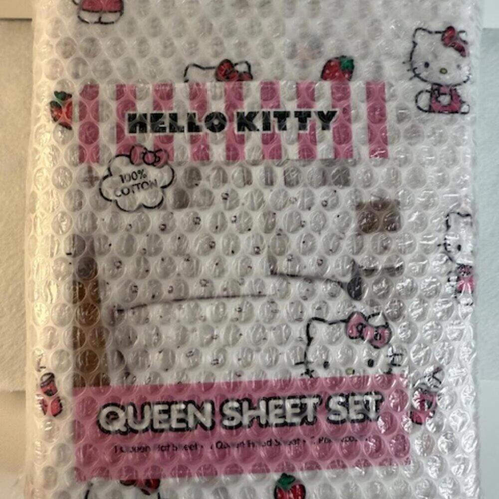 Hello Kitty Queen Sheet Set 4-Piece 100% Cotton Pink White Sanrio NWT Rare - Picture 4 of 5